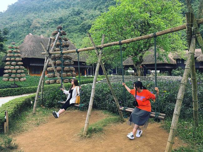 Đăng ảnh lấp ló vòng 1, Nhật Lê lại bị chấn chỉnh vì ăn mặc thiếu vải-4