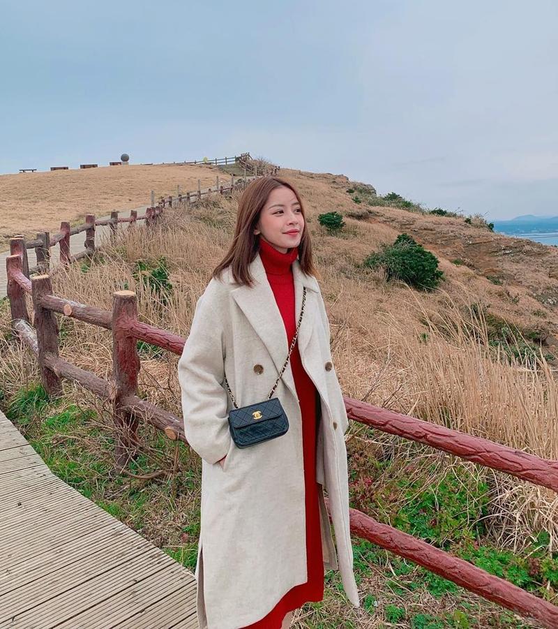 Tóc dài, quần đỏ chót: Ai dám soán ngôi street style nổi bật nhất của BB Trần tuần qua?-4