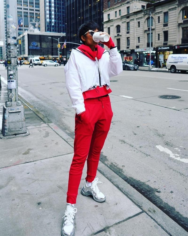 STREET STYLE SAO VIỆT: Tóc Tiên khoe body S-line với áo tắm - Tăng Thanh Hà lại kín mít như mafia áo đen-10