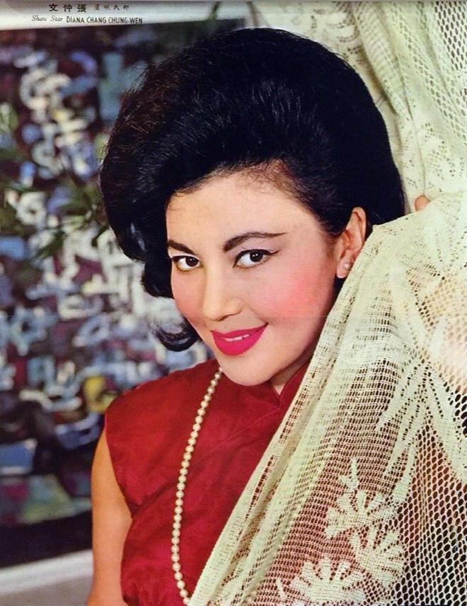 Vẻ gợi cảm thời trẻ và tiếng oan của minh tinh Hong Kong vừa qua đời-4