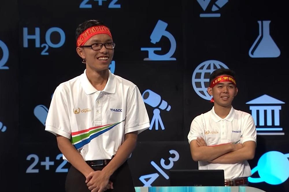 10X gây bão mạng với màn múa quạt tại Đường lên đỉnh Olympia là ai?-1