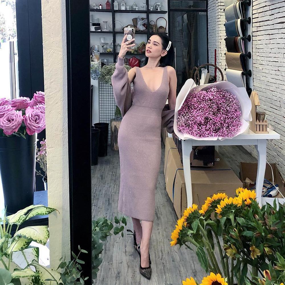 Tóc dài, quần đỏ chót: Ai dám soán ngôi street style nổi bật nhất của BB Trần tuần qua?-8