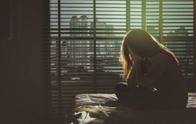 Chào anh, anh vừa ngủ với vợ tôi, vui lòng trả tôi ít tiền-1