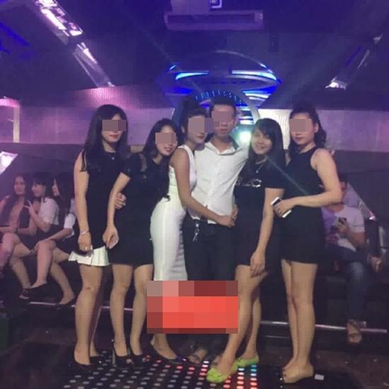 Loạt ảnh chơi bời trong quá khứ bất ngờ bị khui lại, bạn gái Bùi Tiến Dũng: Sự thật có gì không dám nhận-3