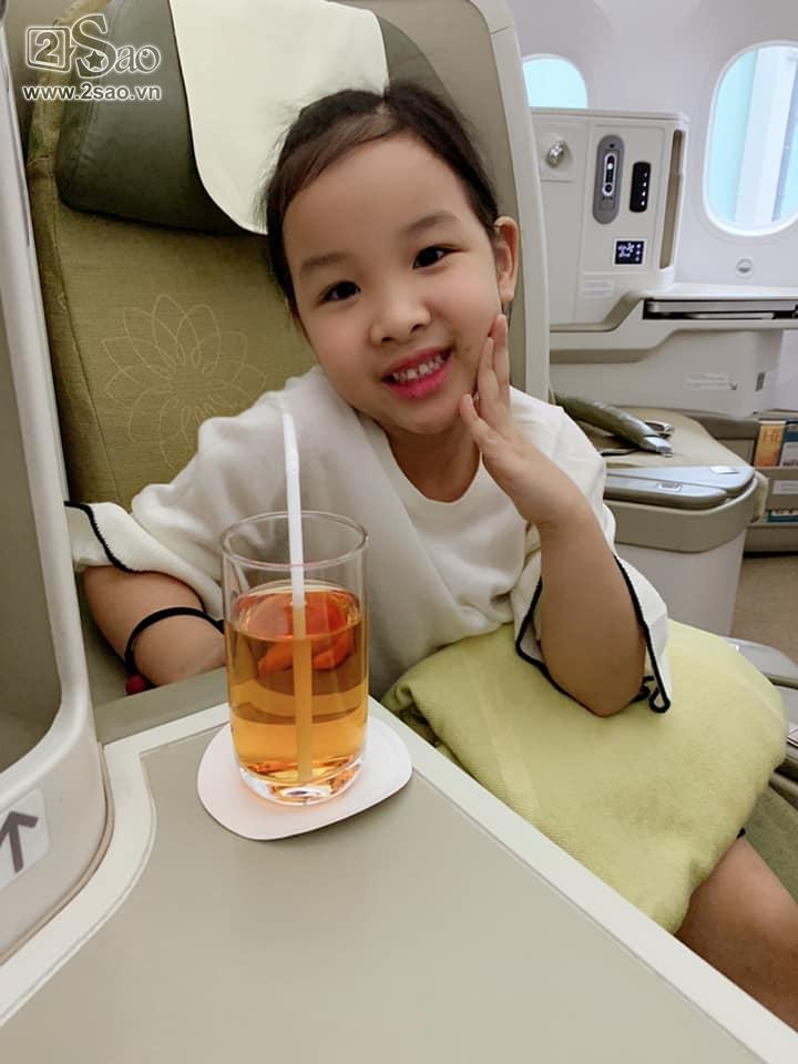 Lâu lắm mới xuất hiện, 2 con của hoa hậu ẩn dật Thùy Lâm cao lớn phổng phao khiến ai cũng ngỡ ngàng-15