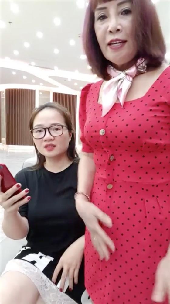 Bị chê già ăn mặc như trẻ trâu, cô dâu 62 tuổi livestream khẳng định body vẫn còn ngon nghẻ-5