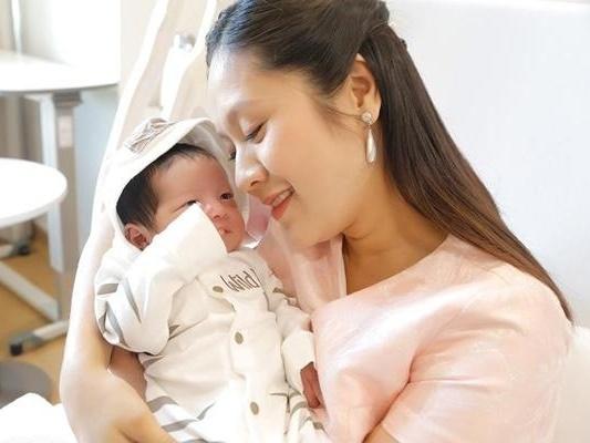 Nhóc tì vừa chào đời nhà Đức Thịnh - Thanh Thúy được phong thánh biểu cảm vì gương mặt quá đỗi hài hước-11