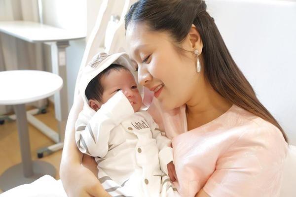 Vừa mới đẻ, Thanh Thúy đã kể tội những hủ tục kiêng sau sinh nhiều mẹ tin sái cổ-1