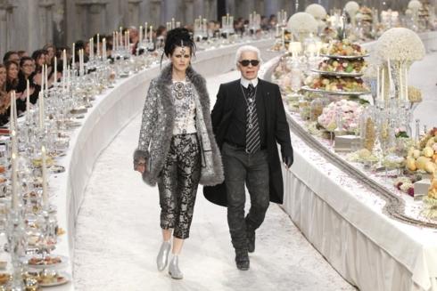 Lý Nhã Kỳ một trong những sao Á hiếm hoi được gặp gỡ Ông hoàng Chanel Karl  Lagerfeld  Thời trang  Việt Giải Trí
