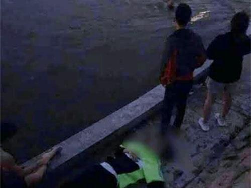 Đôi nam nữ nhảy xuống hồ sau cuộc cãi vã, 1 người tử vong