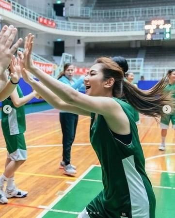 S.H.E Selina vẫn tự tin pose dáng dù đôi chân chằng chịt sẹo sau tai nạn bỏng toàn thân 8 năm trước-4