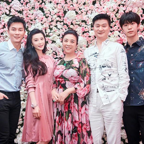 Nghệ sĩ con ông cháu cha ra mắt dễ dàng, nổi tiếng nhanh tại Cbiz-1