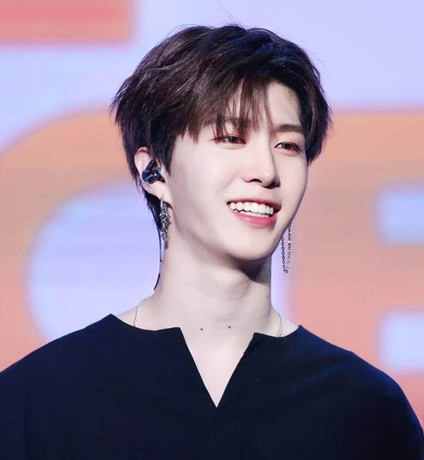 Nghệ sĩ con ông cháu cha ra mắt dễ dàng, nổi tiếng nhanh tại Cbiz-2