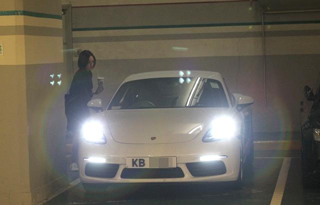 Mỹ nhân TVB kém tài bất ngờ được đại gia tặng xế hộp siêu sang-2