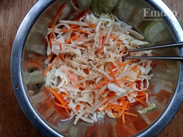 Salad bắp cải trộn sốt mè rang ngậy thơm cho bữa sáng gọn nhẹ-4