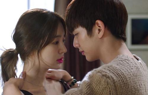 Mượn điện thoại của bạn thân nhắn tin cho người yêu, tôi té ngửa khi thấy thứ đó-1