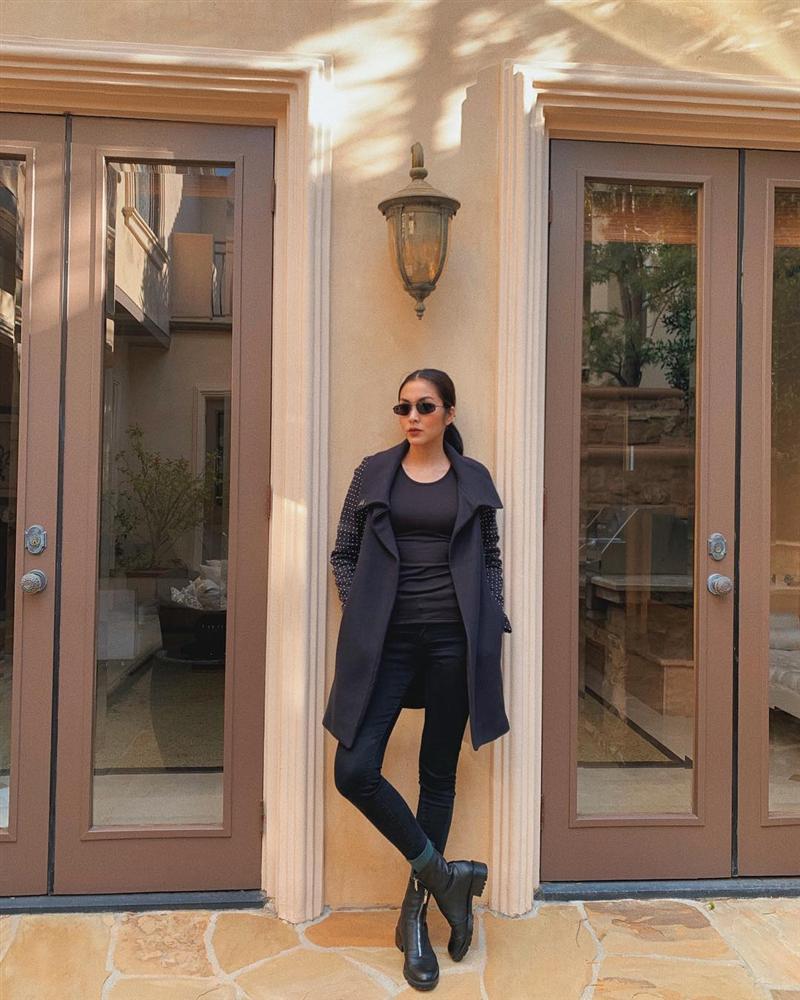 STREET STYLE SAO VIỆT: Tóc Tiên khoe body S-line với áo tắm - Tăng Thanh Hà lại kín mít như mafia áo đen-2