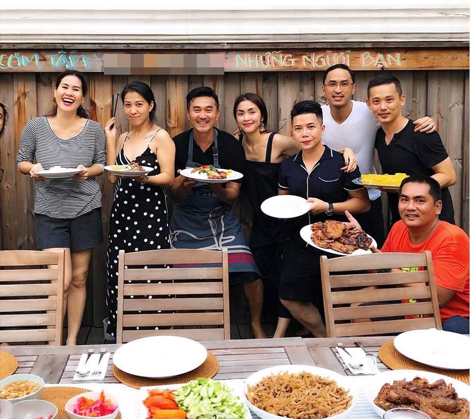 Sau thời gian bị chê gầy trơ xương, Tăng Thanh Hà gây bất ngờ khi để lộ mặt tròn vo, eo ngấn mỡ-7