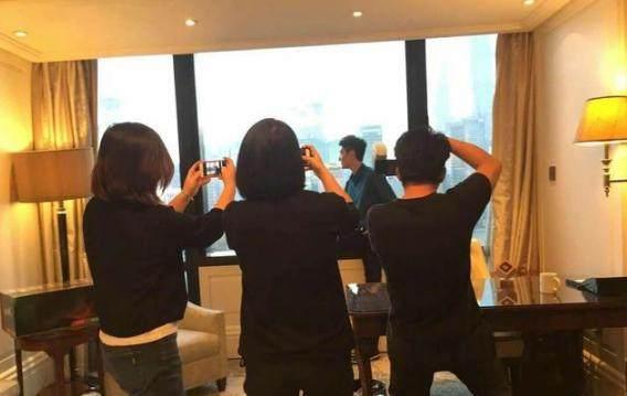 Ngã ngửa với hậu trường khủng khiếp phía sau những bức ảnh sống ảo đẹp lồng lộn của sao Hoa ngữ-12