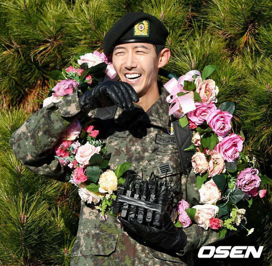 Sao nam Hàn thừa nhận phẫu thuật cả khuôn mặt, hứng chịu gạch đá vì quá gầy-2