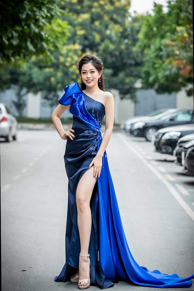 Hết thời mặc xấu, Mỹ Tâm bây giờ tự tin diện đầm bó sát khoe dáng nuột chẳng kém Tiểu Vy, Bùi Phương Nga-5