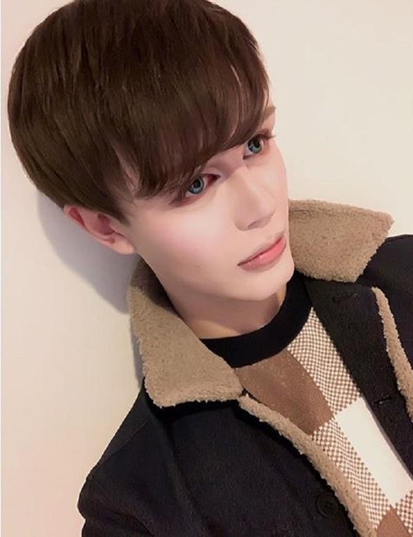 Gương mặt búp bê sống của con trai danh thủ bóng chày thế giới khiến nhiều người sốc-5