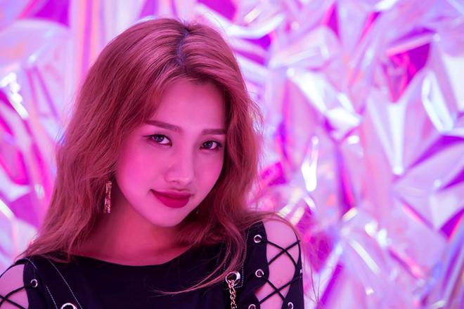 Hot girl Việt mờ nhạt trong lần đầu biểu diễn tại Hàn Quốc-1