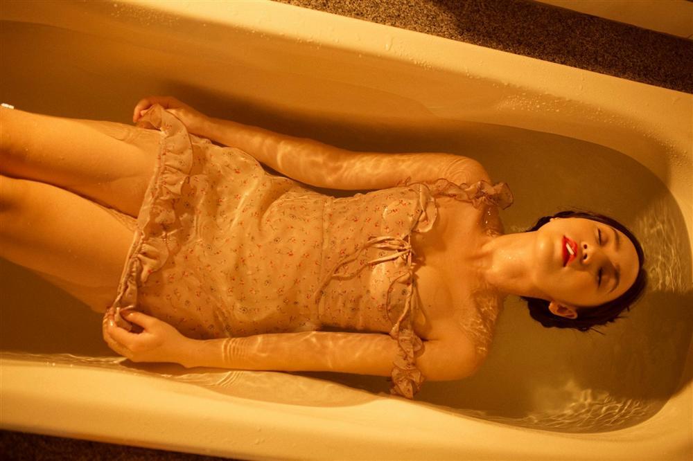 Quỳnh Kool nói gì về loạt ảnh gợi cảm khiến fan nam không muốn lấy vợ?-6