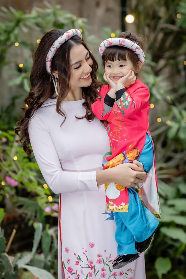 Ơn giời, sau bao tố cáo sống ảo thì cuối cùng nhẫn kim cương 500 triệu đã yên vị trên tay Hồng Quế-4