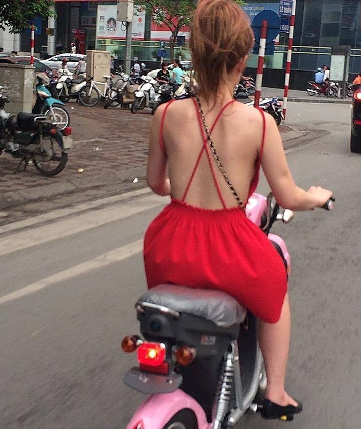 Lên đồ đúng chất thời trang phang hoàn cảnh của cô gái trẻ khi đi đám cưới khiến bà con hàng xóm sốc toàn tập-3