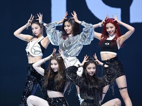 IZ*ONE thiếu ngủ trầm trọng, liên tục gật gù, mắt lim dim trên chương trình truyền hình Nhật Bản-4