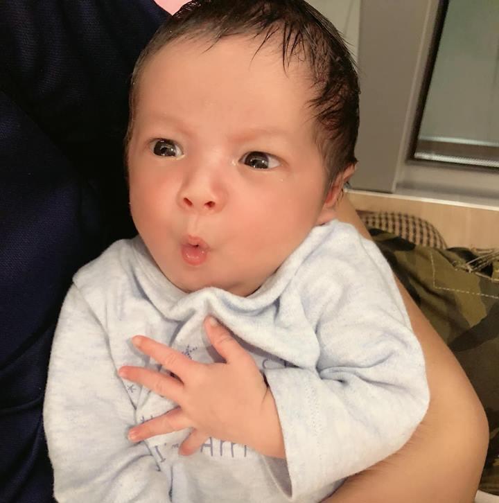 Nhóc tì vừa chào đời nhà Đức Thịnh - Thanh Thúy được phong thánh biểu cảm vì gương mặt quá đỗi hài hước-2