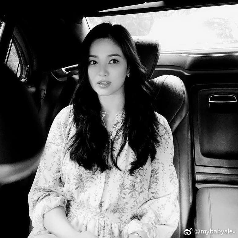 Đẹp xuất sắc trong sự kiện mới nhưng ngón tay không đeo nhẫn cưới của Song Hye Kyo mới thu hút sự chú ý-12