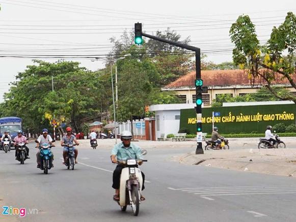 Long An: Bắt giam kẻ đâm chết người cha dắt con đi chơi ở công viên-2