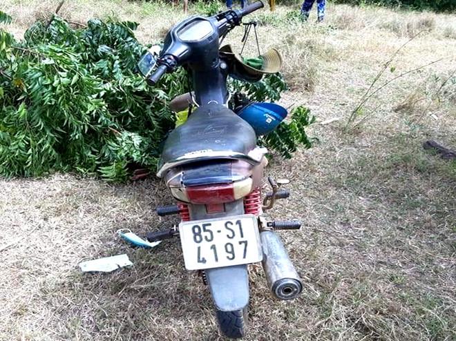 Sau khi phát hiện thi thể người phụ nữ lõa thể, gã chồng hờ biến mất-1