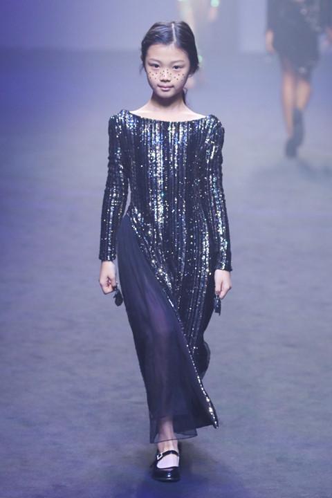 Xôn xao áo dài Việt Nam sẽ trở thành xu hướng thời trang thế giới-10