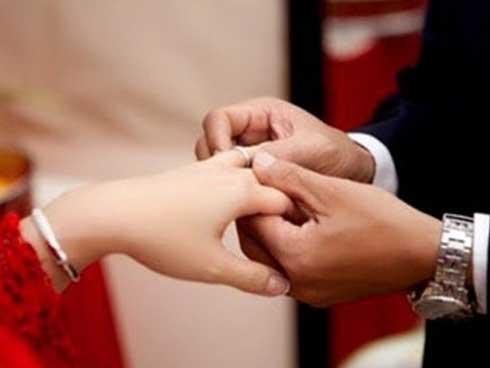 Cách đeo nhẫn chuẩn phong thủy để tình duyên viên mãn, tài lộc dồi dào may mắn cả năm-5