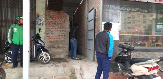 Giải cứu 2 cô gái bị nam thanh niên nghi ngáo đá khống chế ở Hà Nội-2