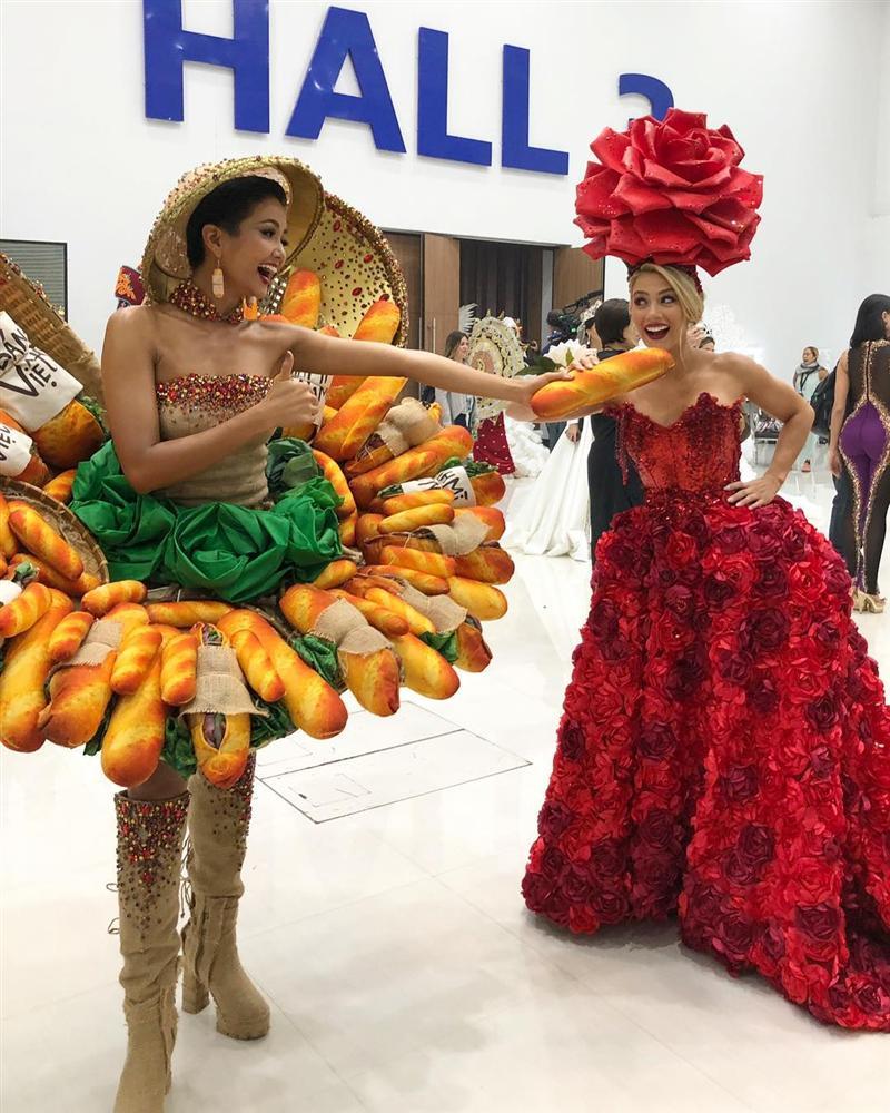 Loạt mỹ nhân Việt phản ứng người khôn, kẻ dại khi bất ngờ vướng scandal với các hoa hậu quốc tế-1