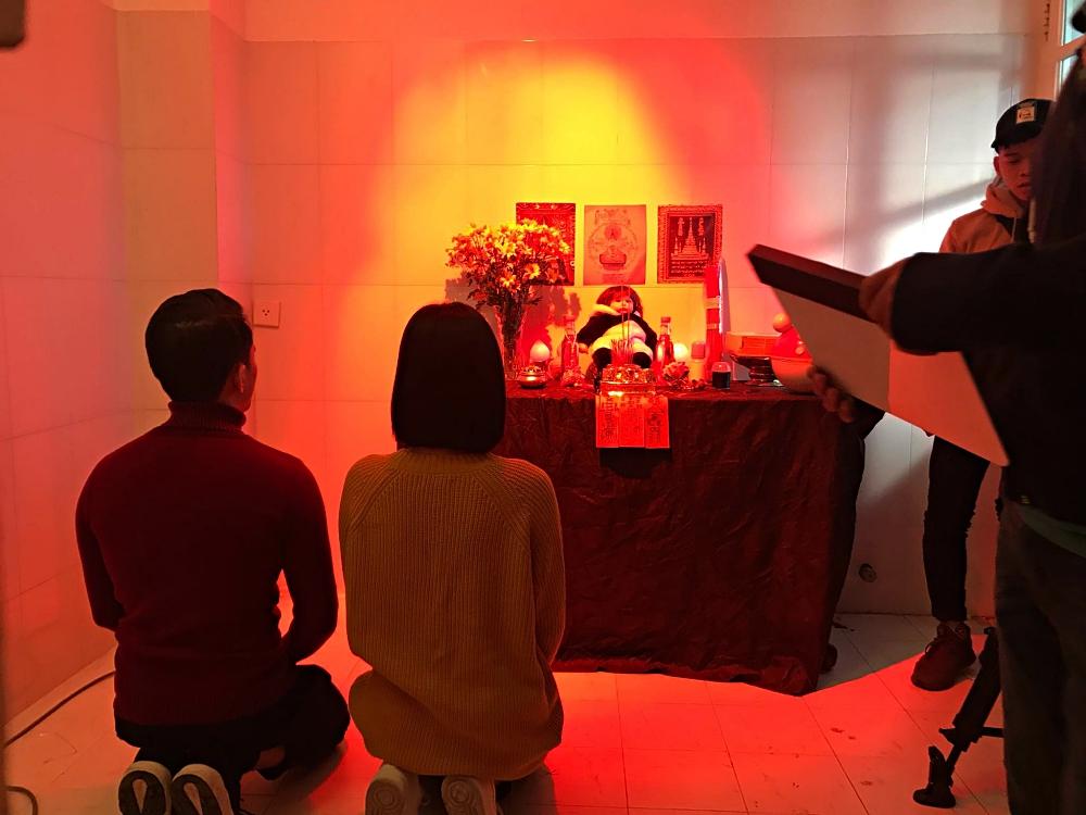 Ninh Dương Lan Ngọc gây ám ảnh chết ngất với hình ảnh ôm búp bê Kumanthong-1