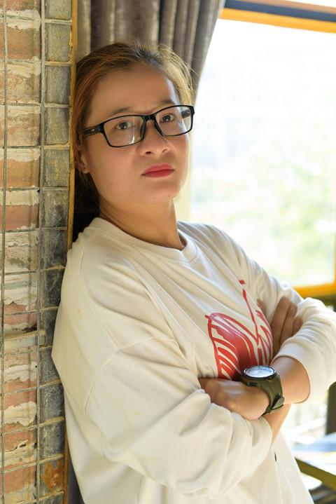 Đời thường của trùm giang hồ trong Hai Phượng: Bán cá ở chợ, học lớp 6 khi 27 tuổi-4