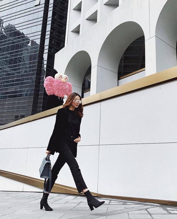 Mẹo chọn dáng quần tôn chân thon như sao Việt-4