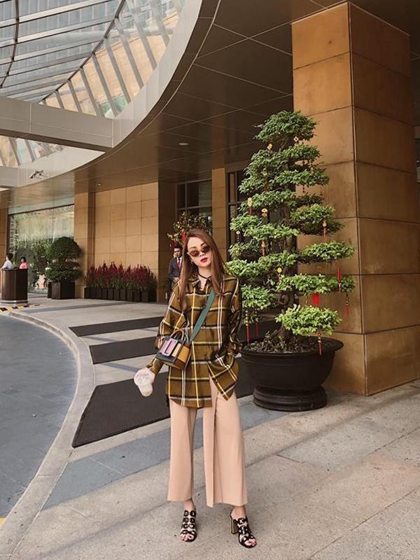 Mẹo chọn dáng quần tôn chân thon như sao Việt-7