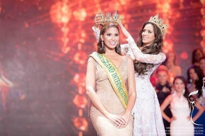 Miss Grand International 2015 bị truất vương miện, ai sẽ là kế hậu?-1