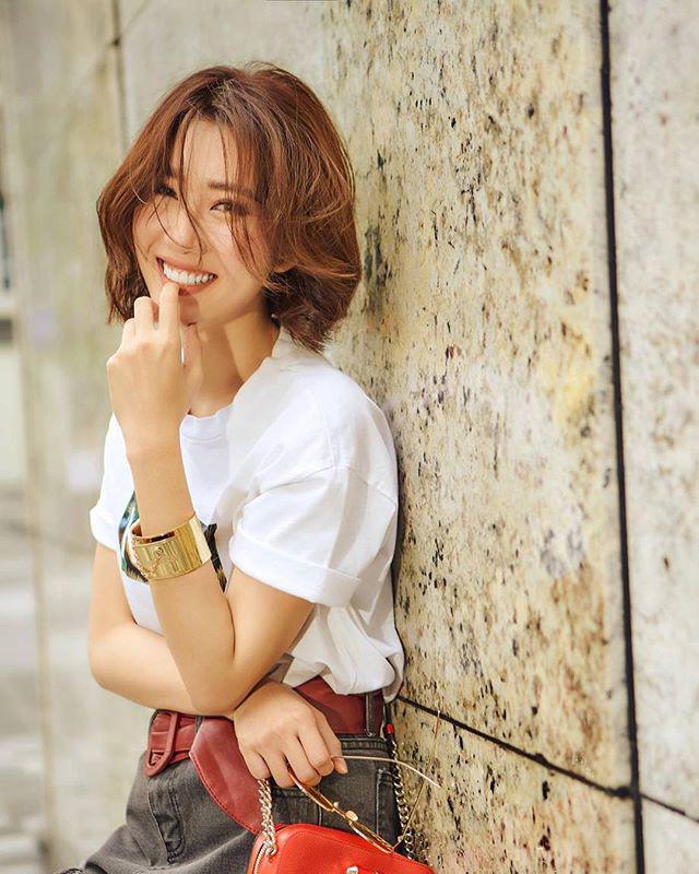 Đúng là Hân Hoa Hậu, đổi xoành xoạch cả chục kiểu tóc mà vẫn đẹp rụng tim-13