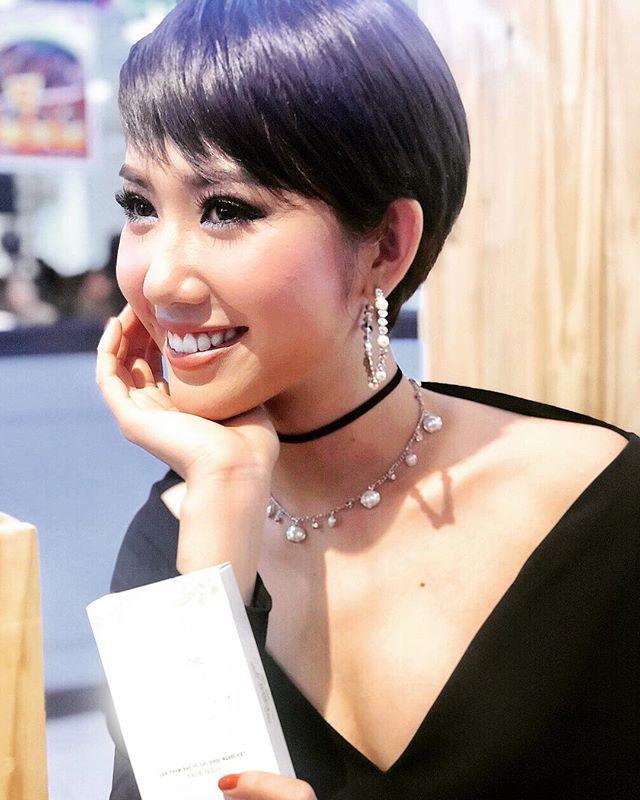 Thúy Ngân bất ngờ nổi loạn với màu tóc bạch kim-8