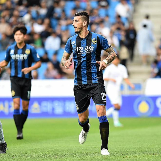 Đồng đội đẹp trai, cao 1,96 m của Công Phượng tại Hàn Quốc-5