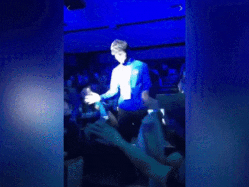 Công Phượng khiến fans xốn xang khi dạy đồng đội hát Em gái mưa bằng tiếng Việt cực ngọt-4