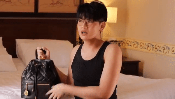 Lục túi Versace giá 45 triệu đồng để thấy Đào Bá Lộc còn điệu hơn cả phái đẹp-1