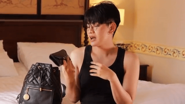 Lục túi Versace giá 45 triệu đồng để thấy Đào Bá Lộc còn điệu hơn cả phái đẹp-3